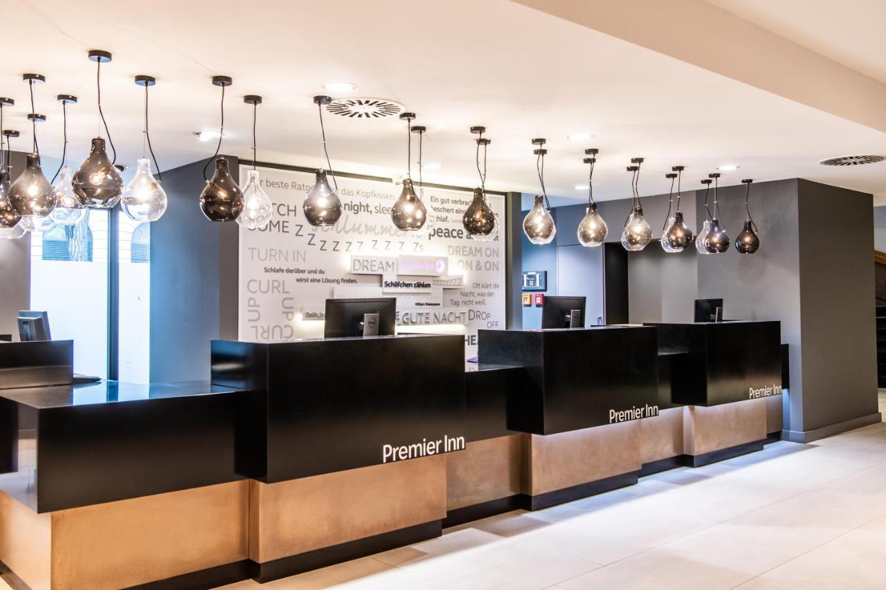 Premier Inn Braunschweig City Centre Exteriör bild